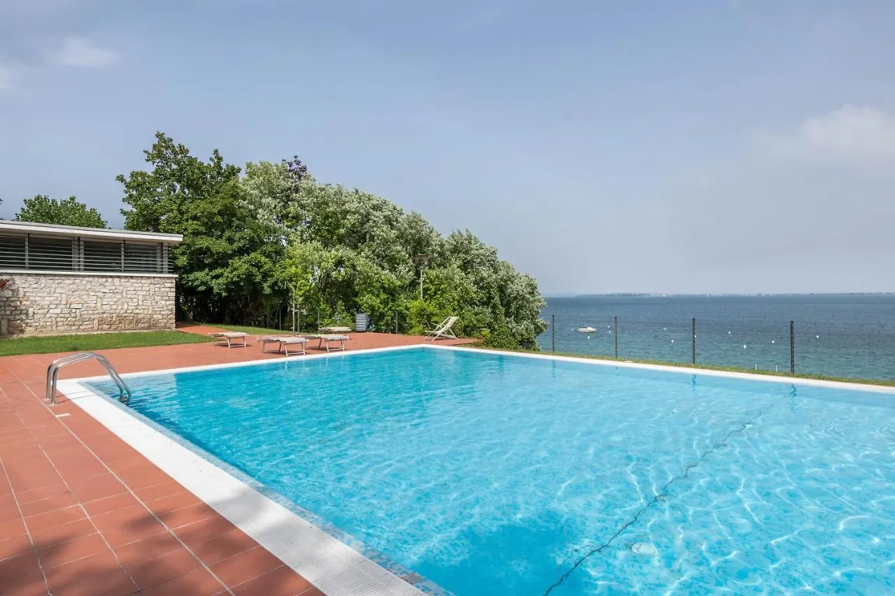 Apartment Casa Vacanze Blue Lake Padenghe sul Garda